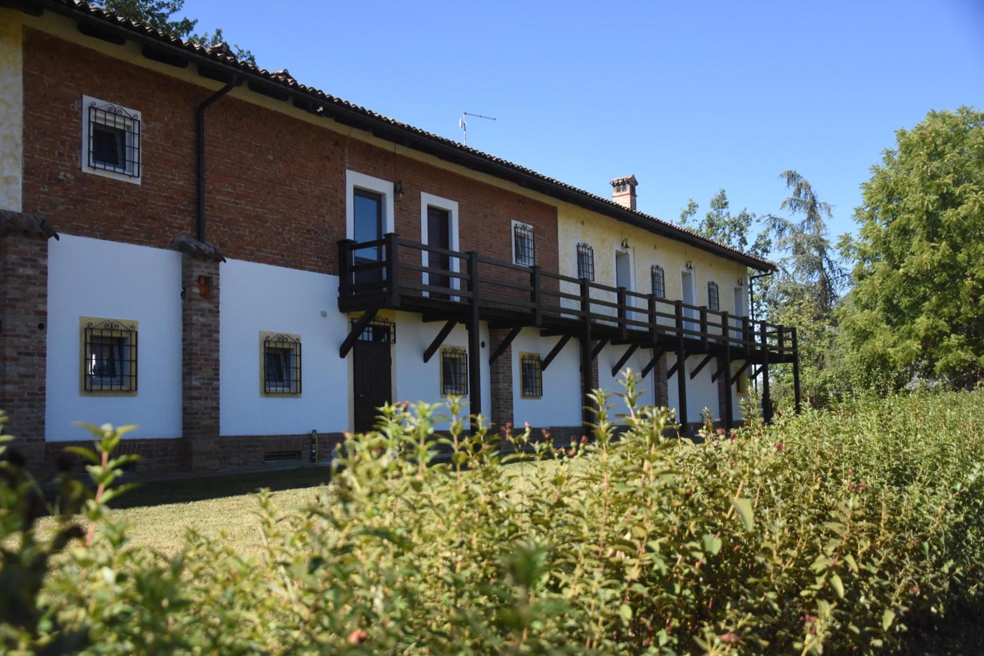 Guest House La Carolina Tigliole Exteriér fotografie