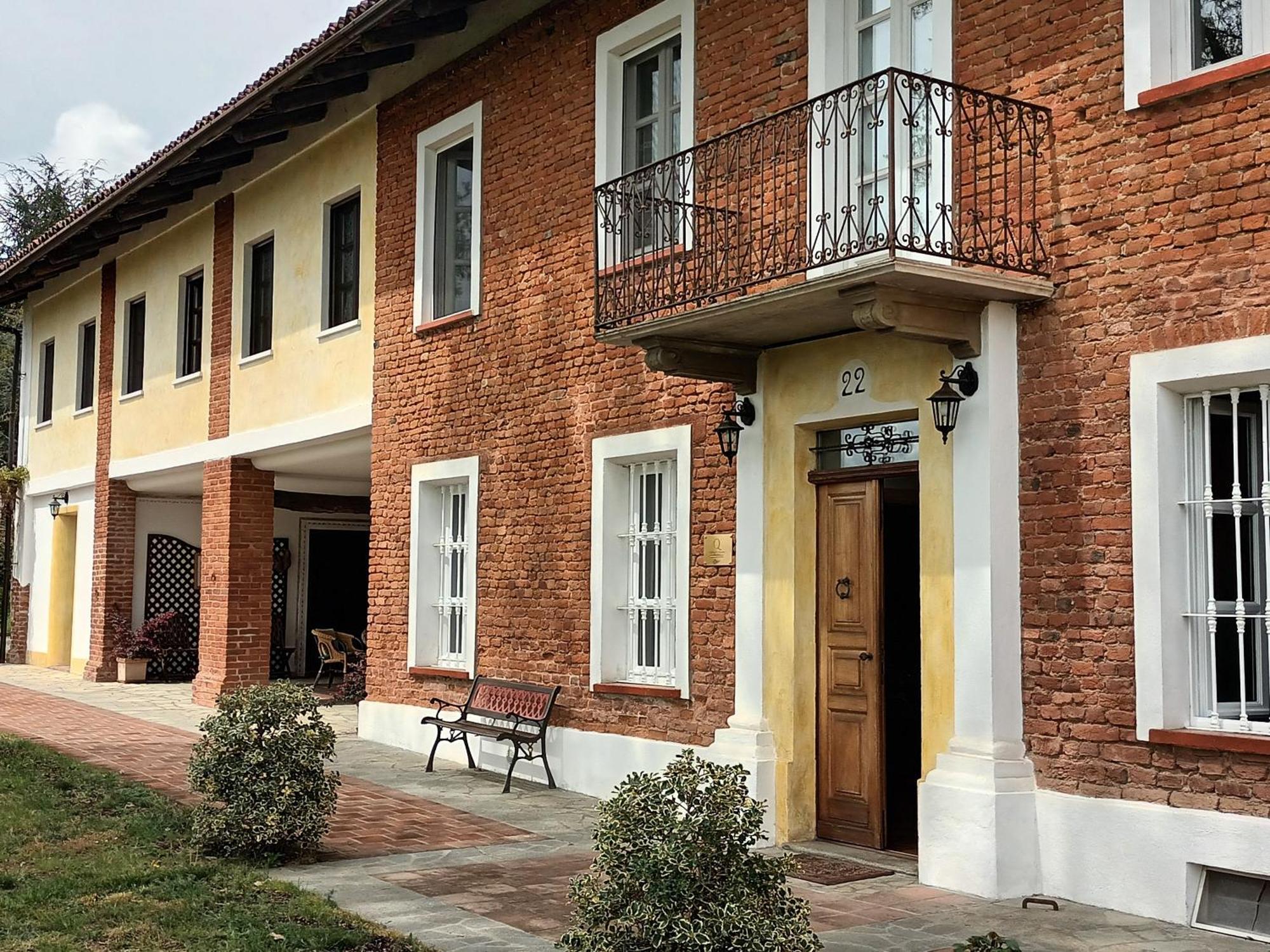 Guest House La Carolina Tigliole Exteriér fotografie
