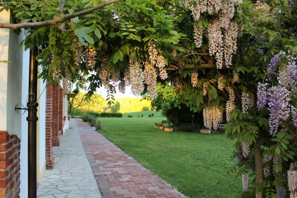 Guest House La Carolina Tigliole Exteriér fotografie